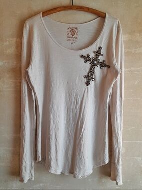 537a. cream vintage Velvet Stone 100% cotton bejeweled cross long sleeve shirt M
